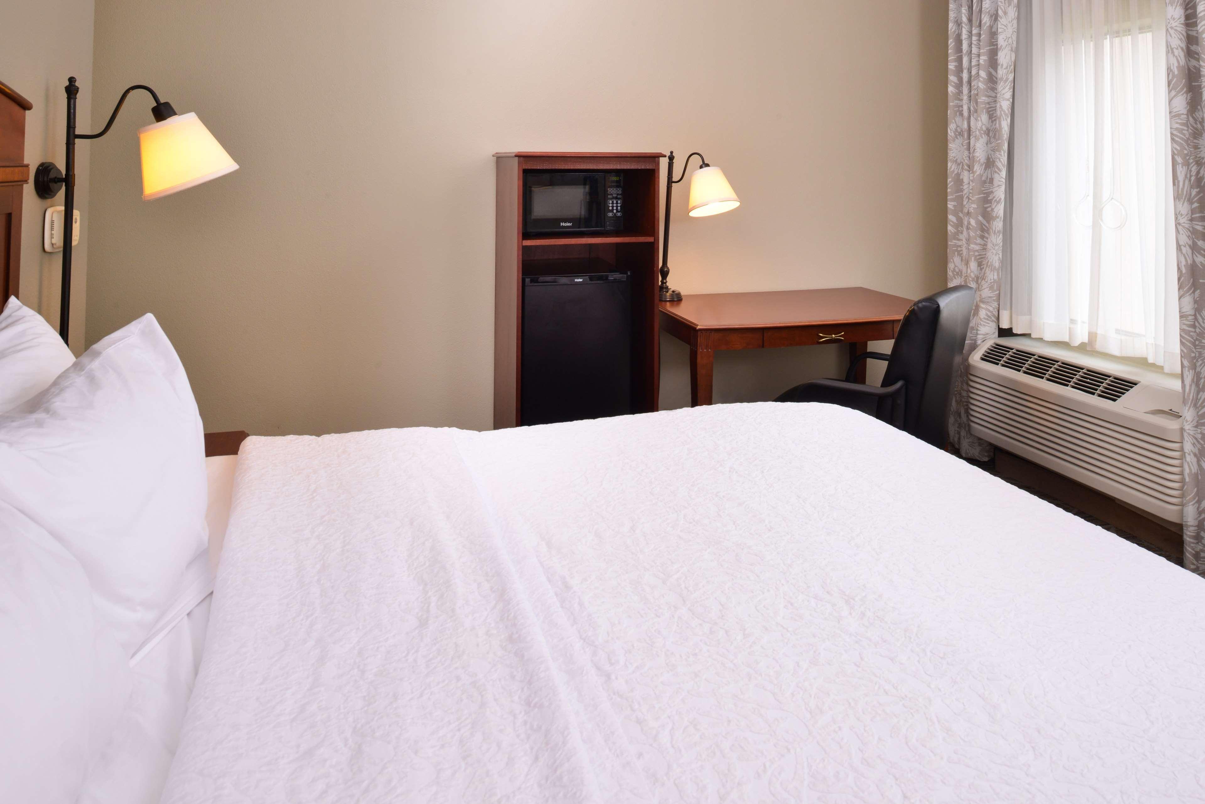 Hampton Inn By Hilton Litchfield Exteriör bild