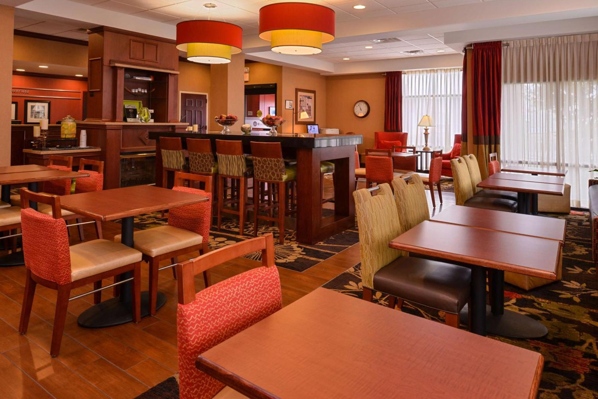 Hampton Inn By Hilton Litchfield Exteriör bild